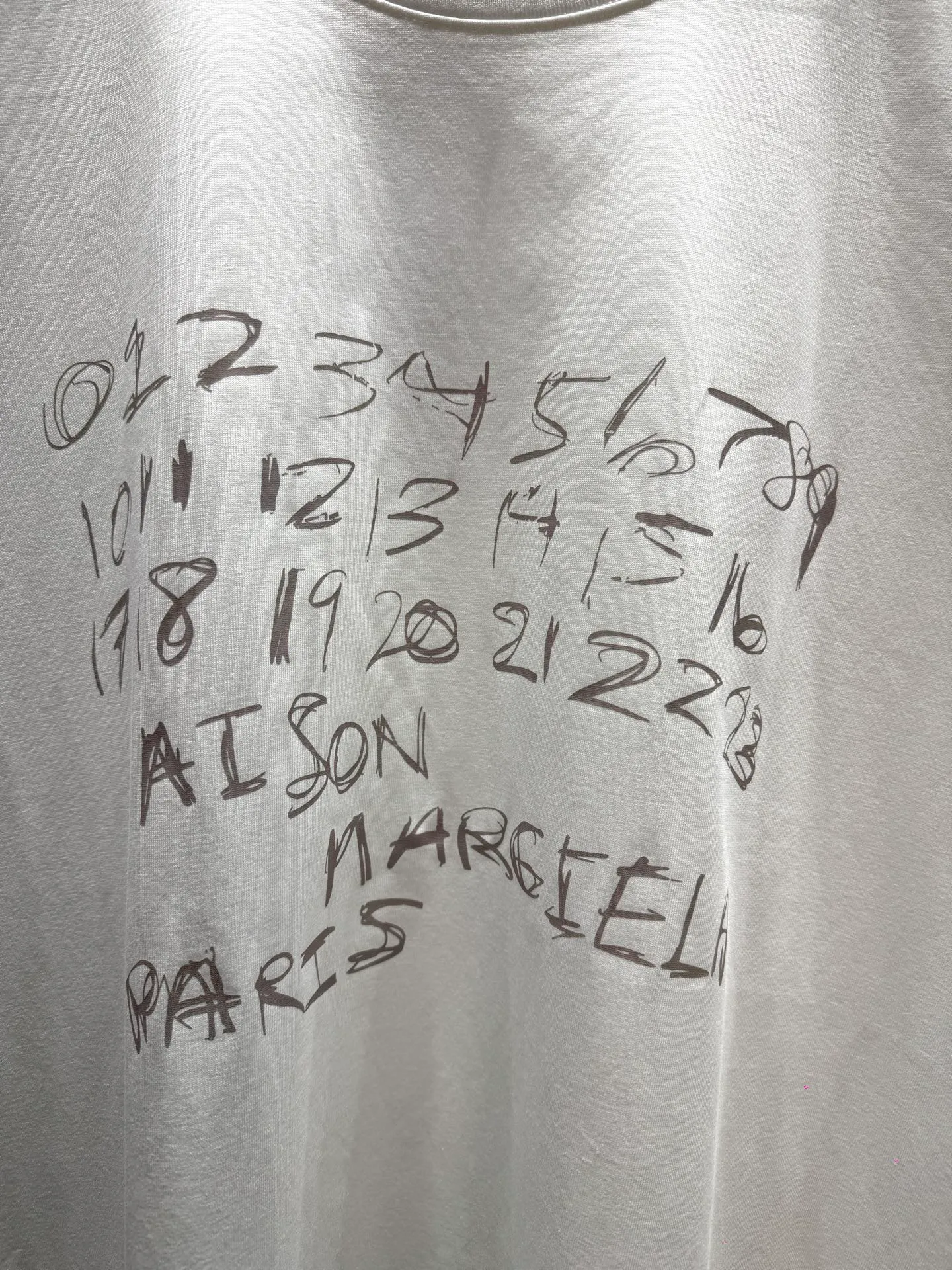 Martin Margiela* ‼️ T ® 🖤 T | 「 」，280g + ， 3C! ， Classic 。 (0-23 ) Maison Margiela ， 23 23 Series ， ， T 。 ⚠️ ： ⚠️CCA 1626 Same Style 𝐂𝐎𝐋𝐎𝐔𝐑：White 𝐒𝐈𝐙𝐄：S-Xl